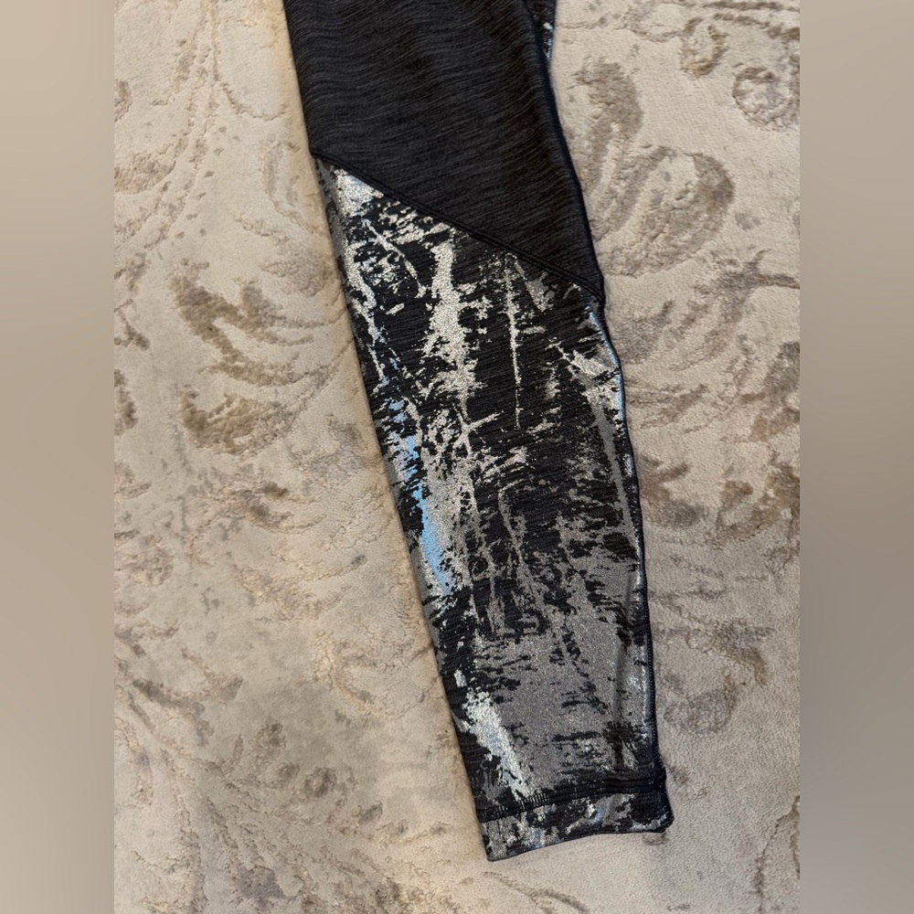 Lululemon foiled Stylish Gray Patterned Leggings … - image 12